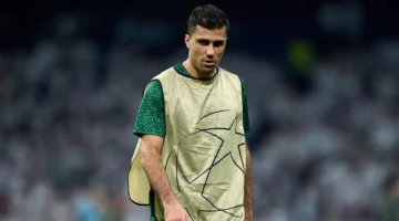 سلوت يبتعد عن صلاح ورودري يغري ريال مدريد ووكيل حكيمي يوضح موقفه